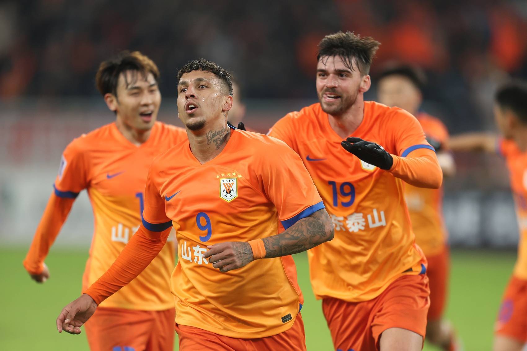 开云体育电脑版-亚冠小组赛：山东泰山3-1力克仁川联，克雷桑梅开二度闪耀全场的简单介绍