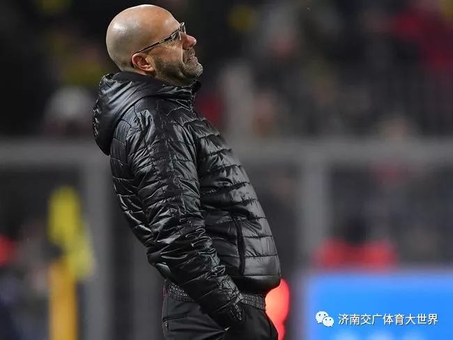 开云体育网站-不莱梅球员遭遇红牌，主教练寻求解决方案的简单介绍
